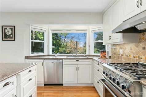 4310 209th Avenue NE Sammamish WA 98074