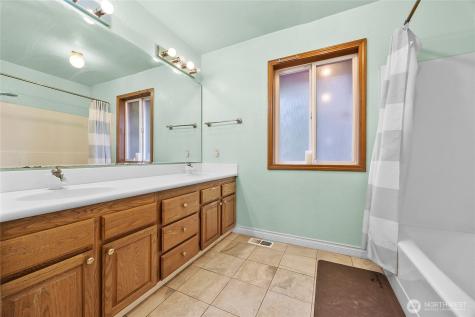 4802 51st Street Court E Tacoma WA 98443