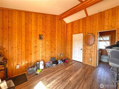76 Westlake Road Oroville WA 98844
