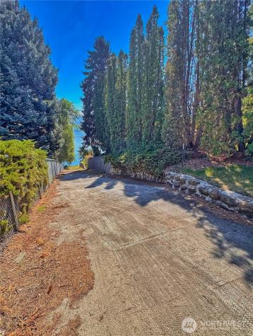 76 Westlake Road Oroville WA 98844