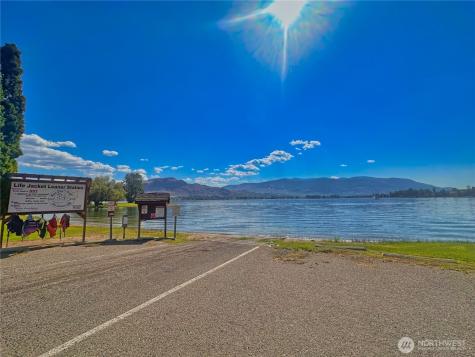 76 Westlake Road Oroville WA 98844