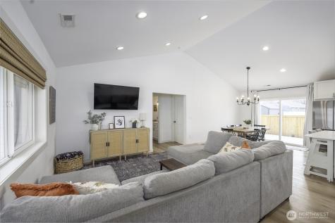 1038 W Lakeside Drive Moses Lake WA 98837