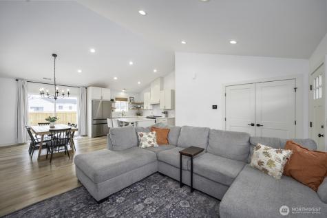 1038 W Lakeside Drive Moses Lake WA 98837