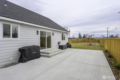 1038 W Lakeside Drive Moses Lake WA 98837