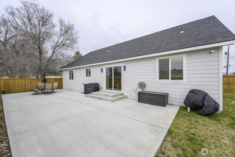 1038 W Lakeside Drive Moses Lake WA 98837