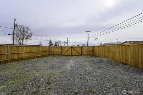 1038 W Lakeside Drive Moses Lake WA 98837
