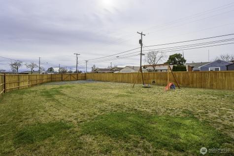 1038 W Lakeside Drive Moses Lake WA 98837