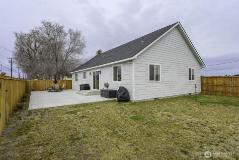1038 W Lakeside Drive Moses Lake WA 98837