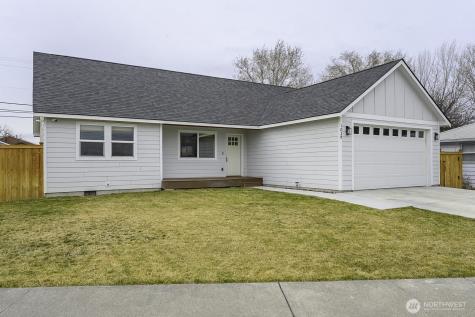 1038 W Lakeside Drive Moses Lake WA 98837