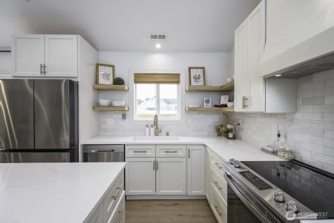 1038 W Lakeside Drive Moses Lake WA 98837