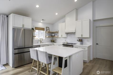1038 W Lakeside Drive Moses Lake WA 98837