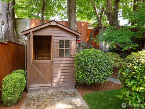 526 N 84th Street Seattle WA 98103