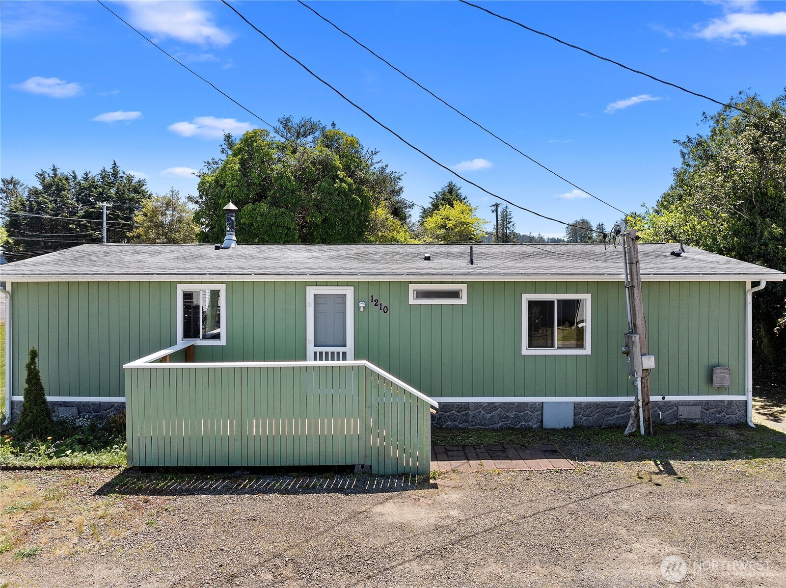 1210 35th Street Seaview WA 98644