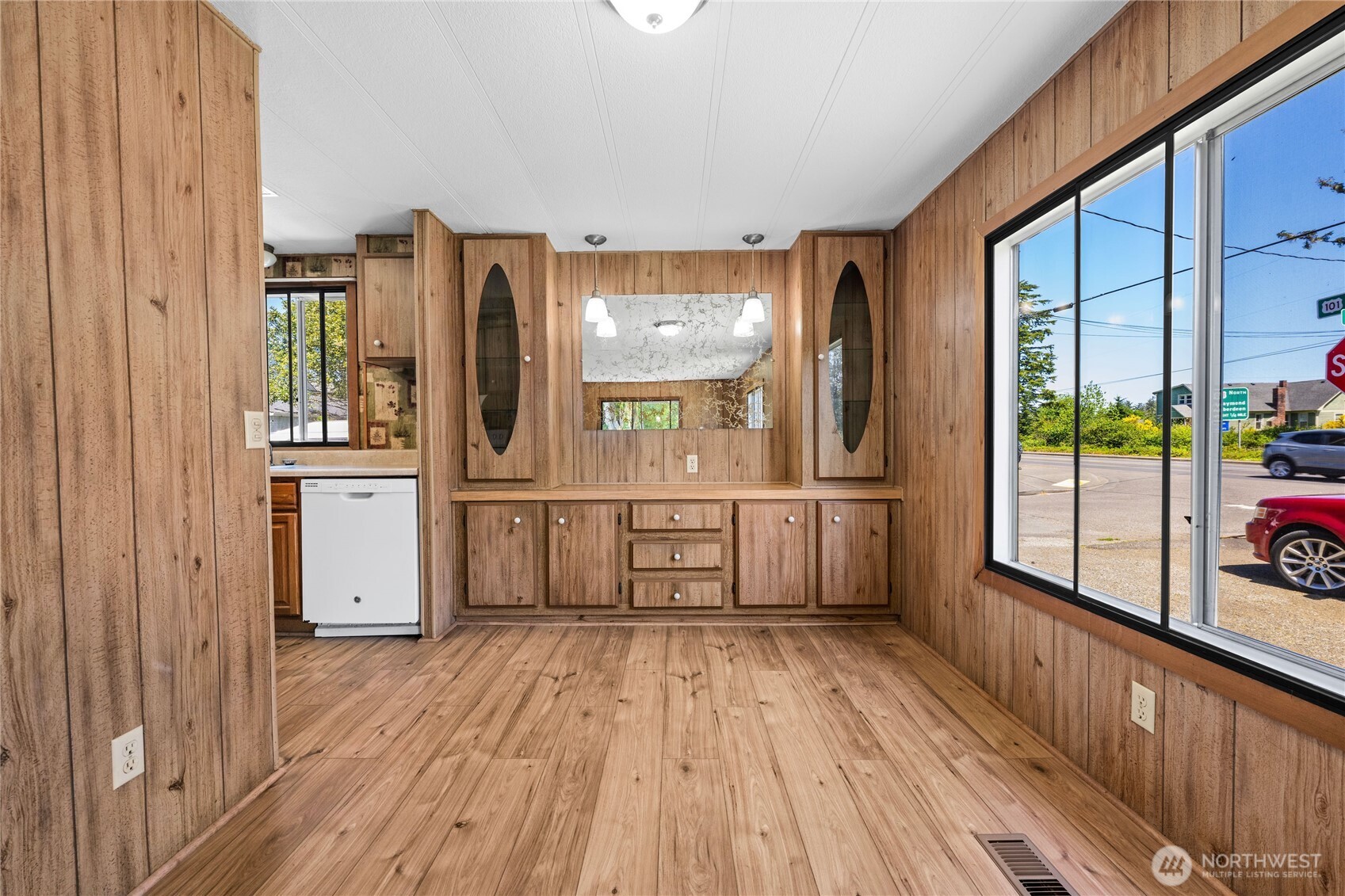 1210 35th Street Seaview WA 98644