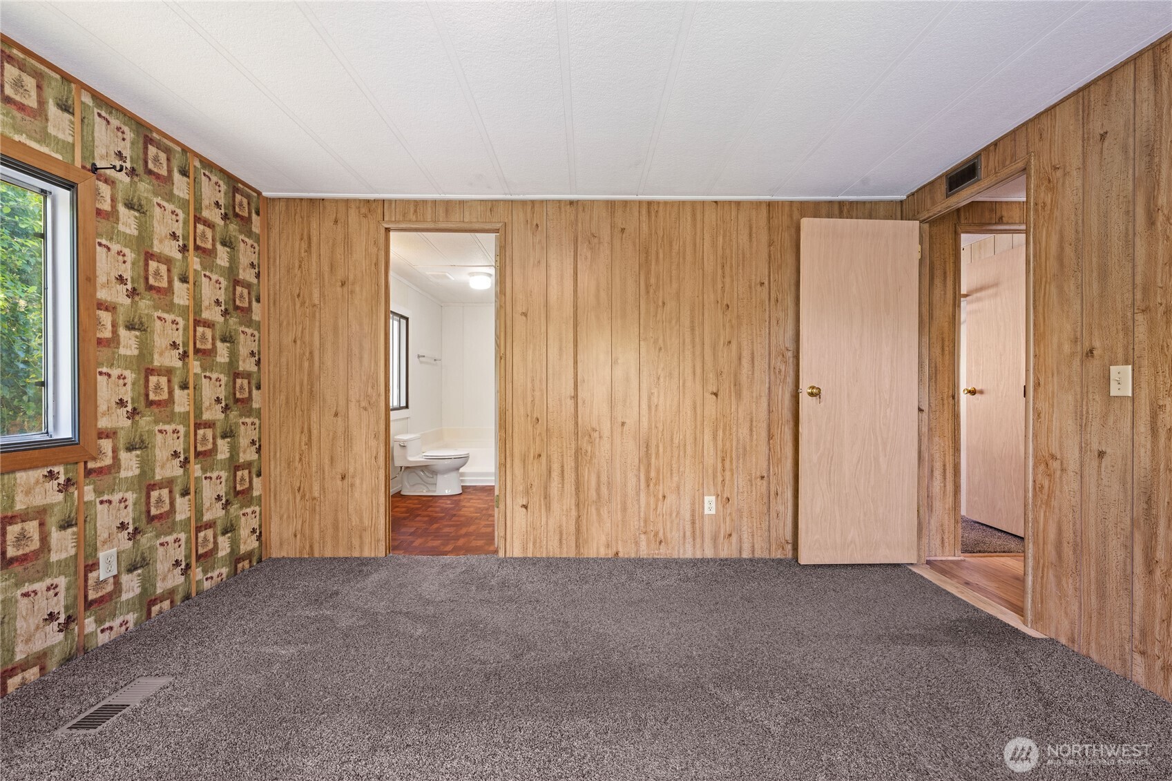 1210 35th Street Seaview WA 98644