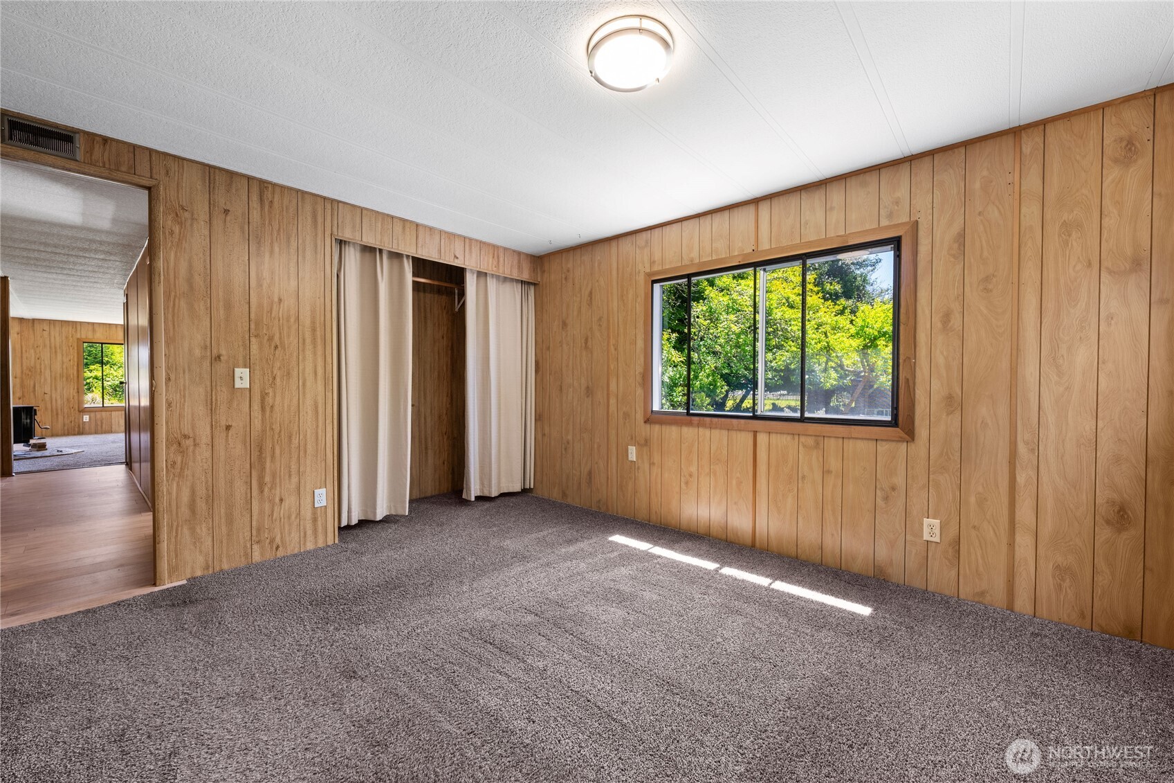 1210 35th Street Seaview WA 98644