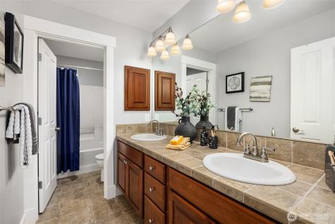 2989 NE Davis Loop Issaquah WA 98029