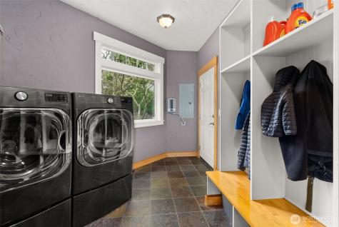 4719 Sunset Point Lane NW Olympia WA 98502
