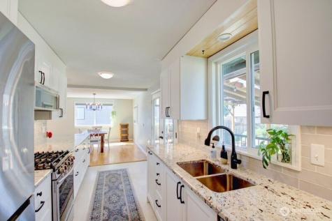 1113 Curtis Street Burlington WA 98233