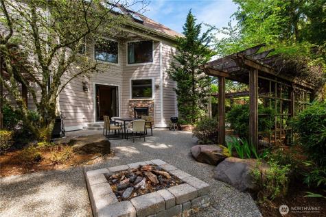 1408 29th Court NE Issaquah WA 98029