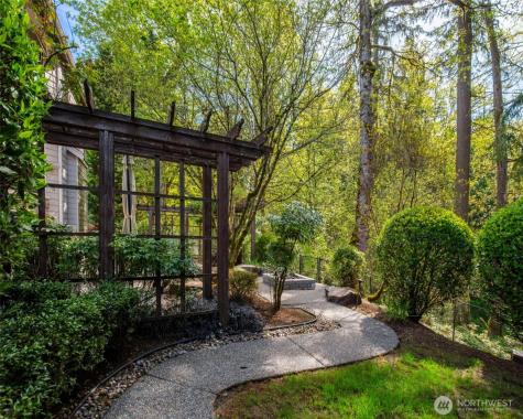 1408 29th Court NE Issaquah WA 98029