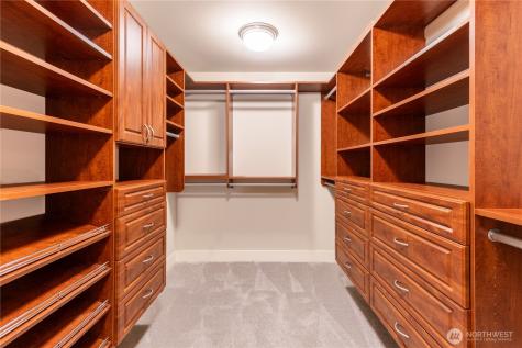 1408 29th Court NE Issaquah WA 98029