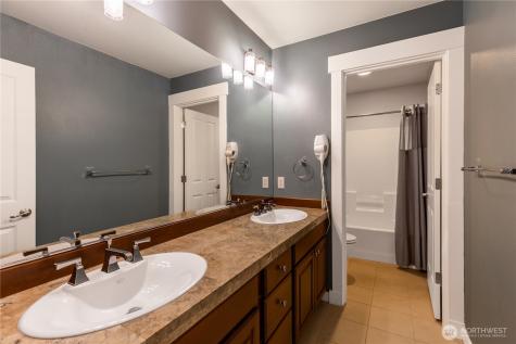 1408 29th Court NE Issaquah WA 98029