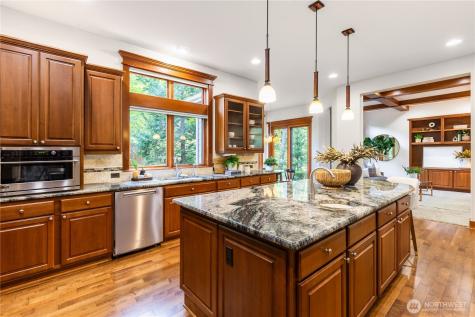 1408 29th Court NE Issaquah WA 98029