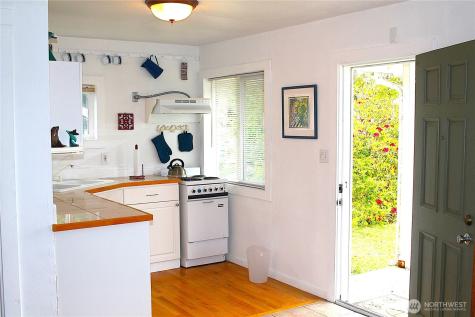 603 N Broadway Street Westport WA 98595