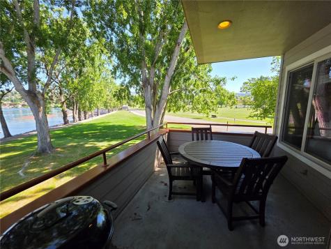 1 Beach 557-e Manson WA 98831