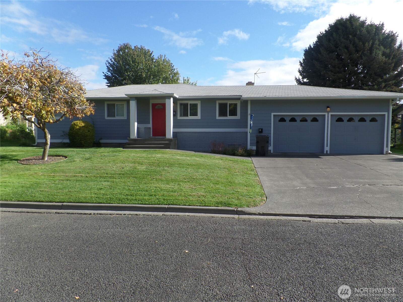 32 NE Tremont Drive College Place WA 99324