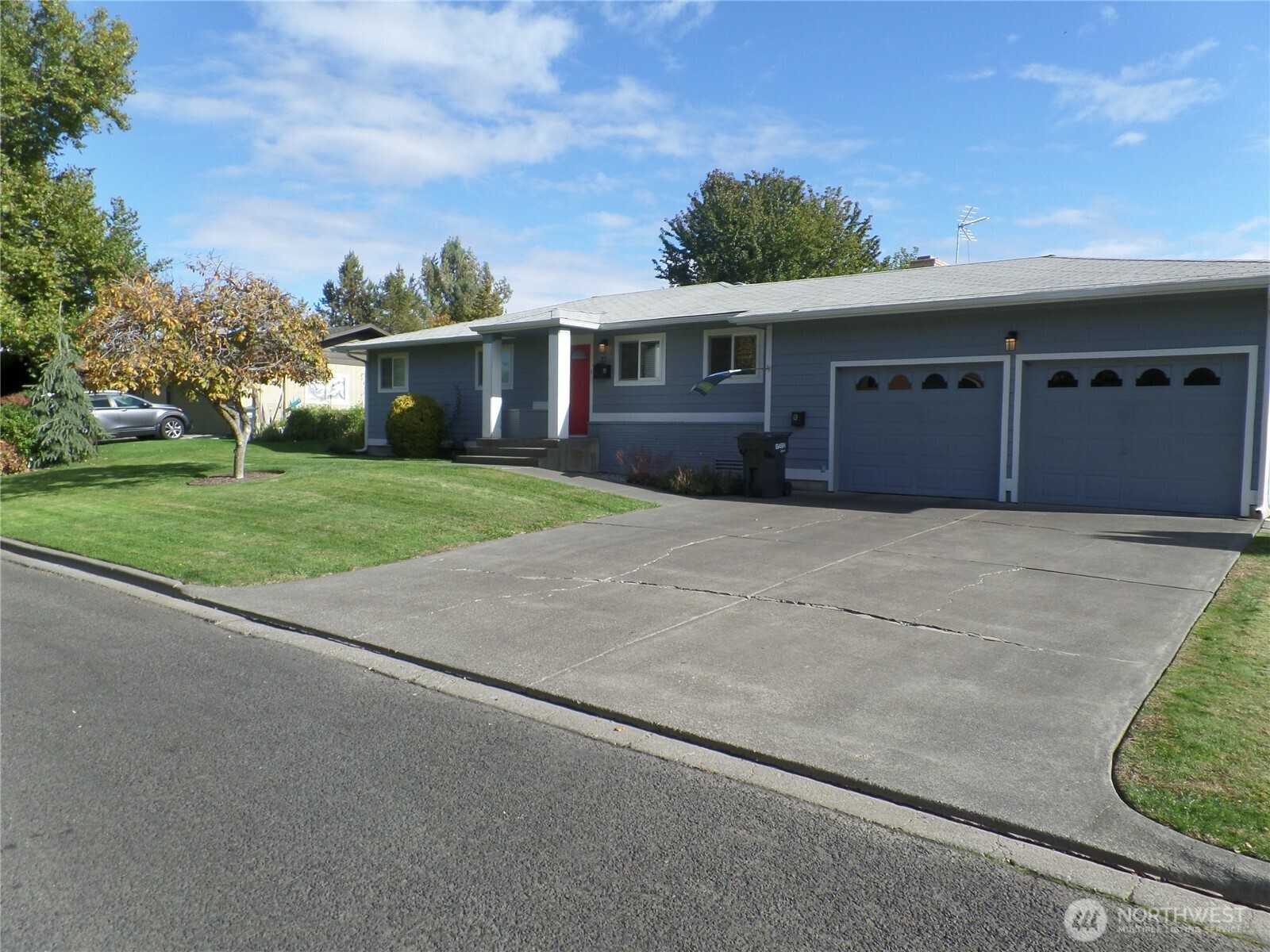 32 NE Tremont Drive College Place WA 99324
