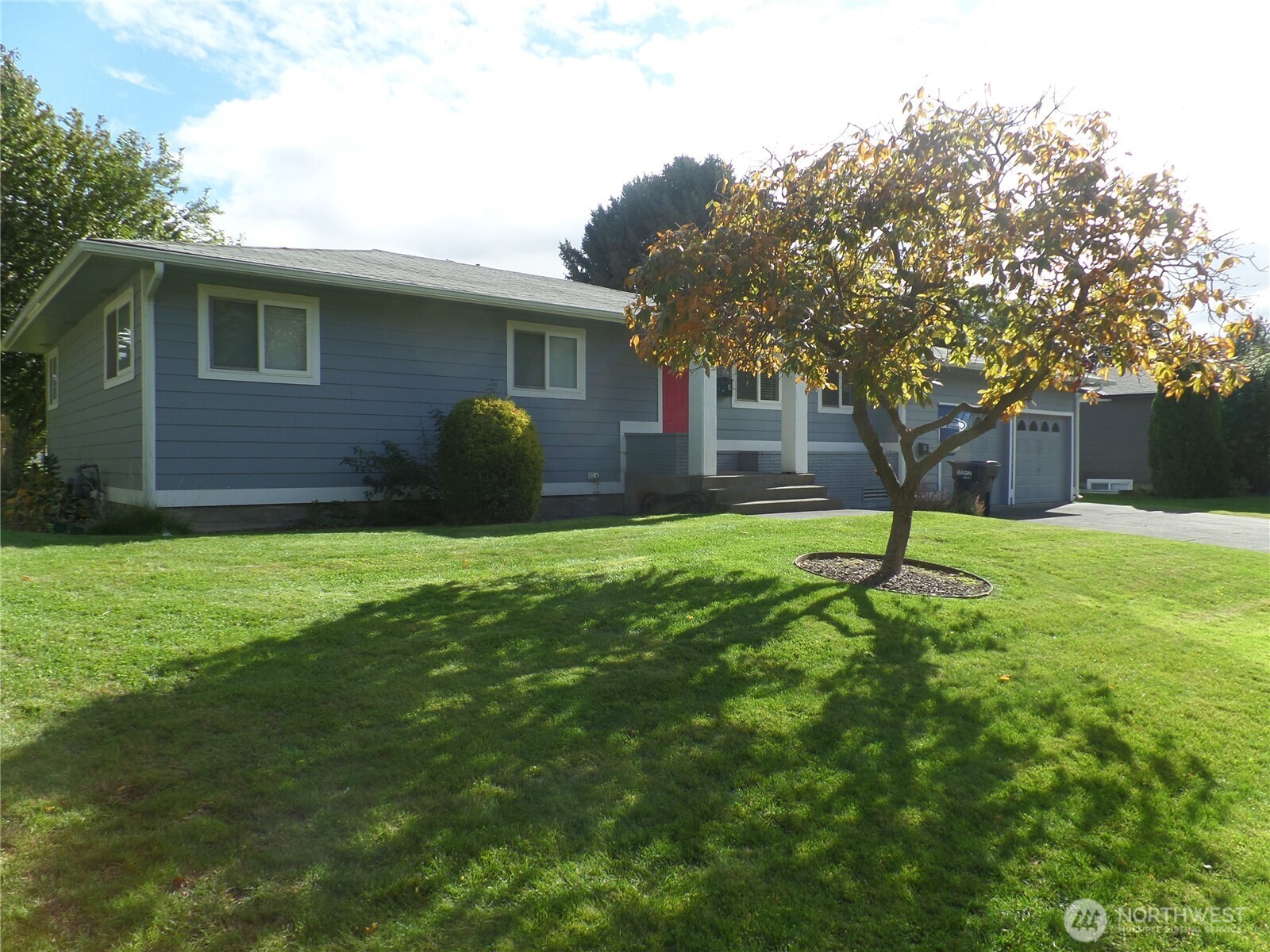 32 NE Tremont Drive College Place WA 99324