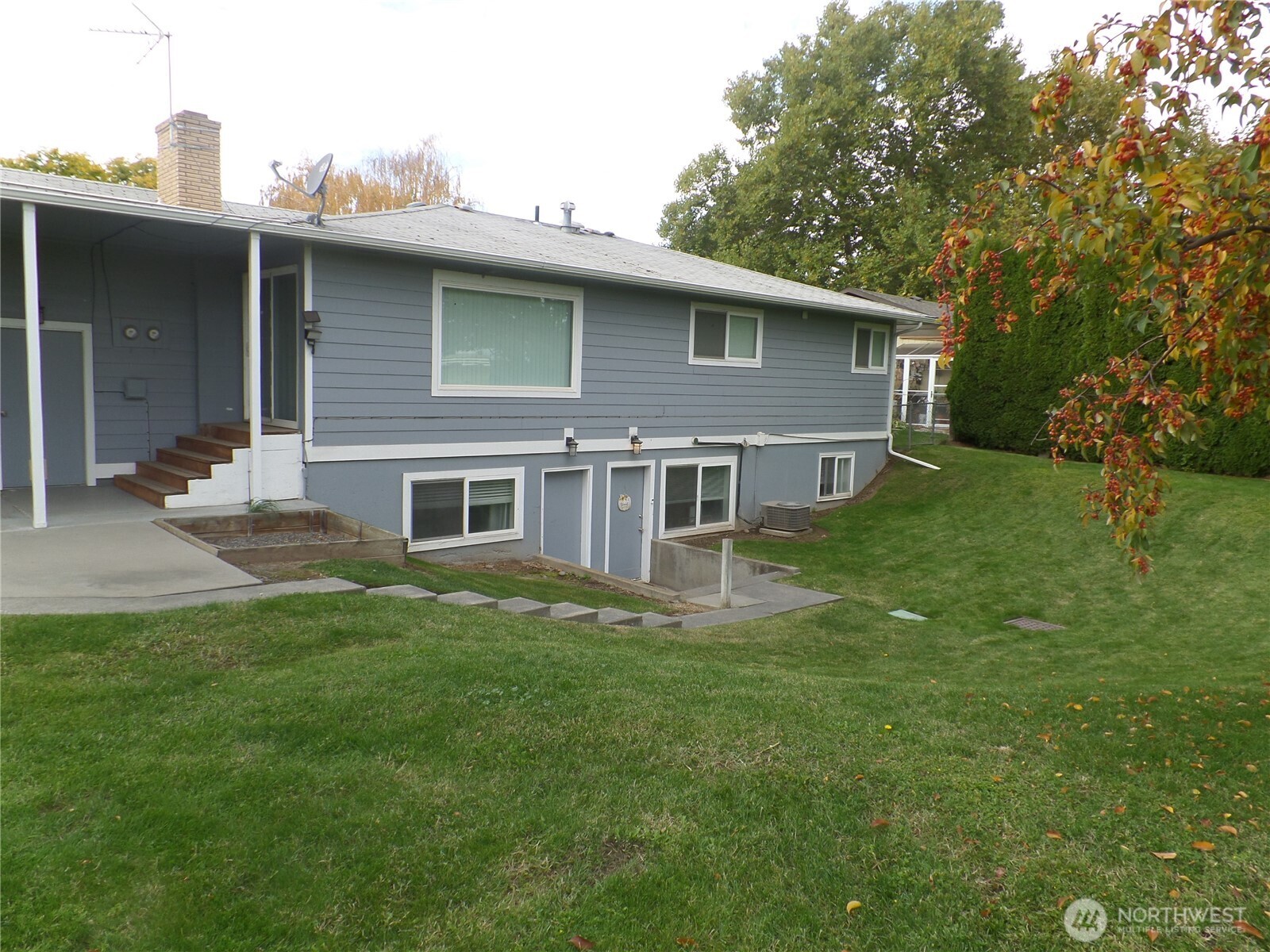 32 NE Tremont Drive College Place WA 99324