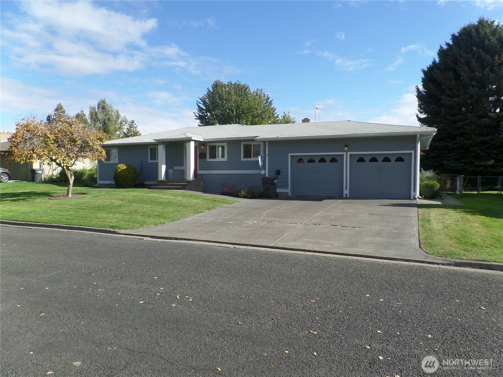 32 NE Tremont Drive College Place WA 99324