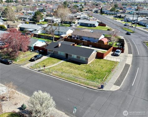 305 N Earl Road Moses Lake WA 98837