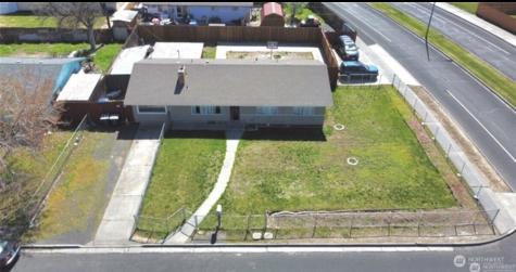 305 N Earl Road Moses Lake WA 98837