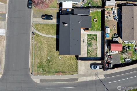305 N Earl Road Moses Lake WA 98837