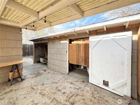 305 N Earl Road Moses Lake WA 98837