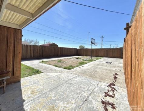 305 N Earl Road Moses Lake WA 98837
