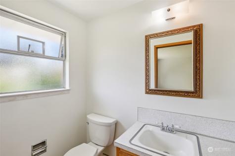 8420 214th Place SW Edmonds WA 98026