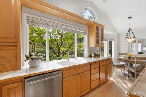 24309 SE 25th Street Sammamish WA 98075