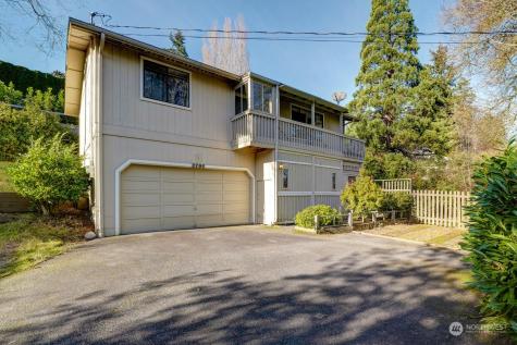 2795 112th Avenue SE Bellevue WA 98004