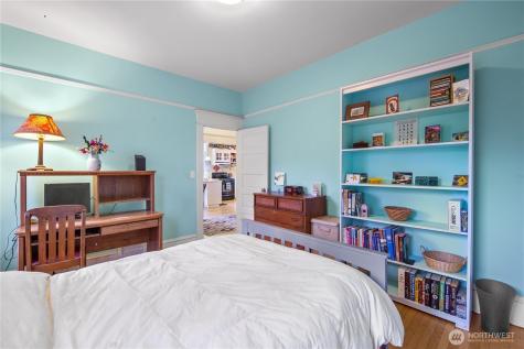 4616 Meridian Avenue N Seattle WA 98103