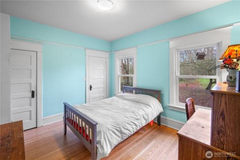 4616 Meridian Avenue N Seattle WA 98103