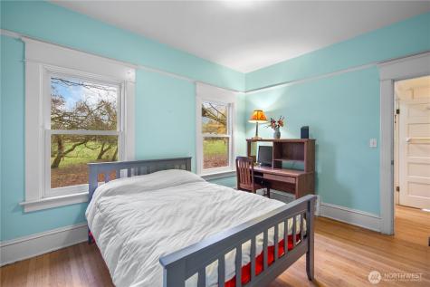 4616 Meridian Avenue N Seattle WA 98103