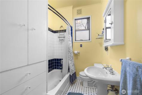 4616 Meridian Avenue N Seattle WA 98103