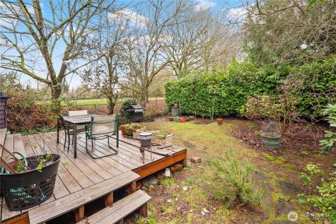 4616 Meridian Avenue N Seattle WA 98103