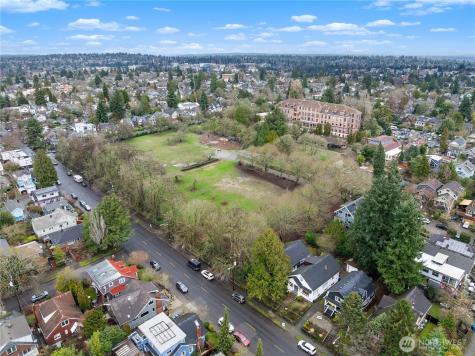 4616 Meridian Avenue N Seattle WA 98103