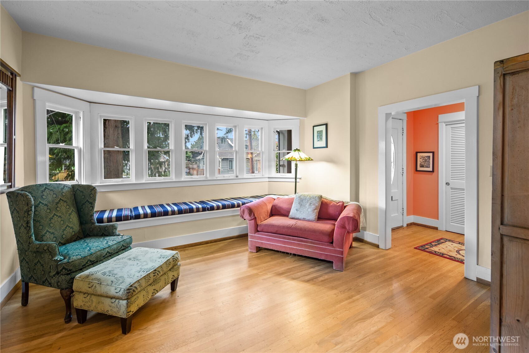 4616 Meridian Avenue N Seattle WA 98103
